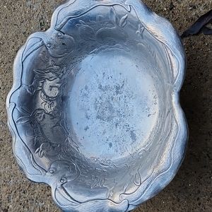 Arthur court large bunny salad bowl